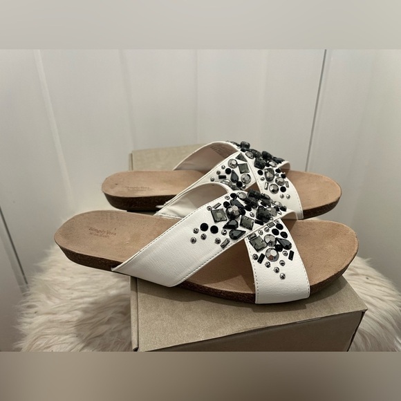 Women’s Crossband Flats Sandals Size 8 Jeweled Stones Embellished Slip On - Picture 3 of 7